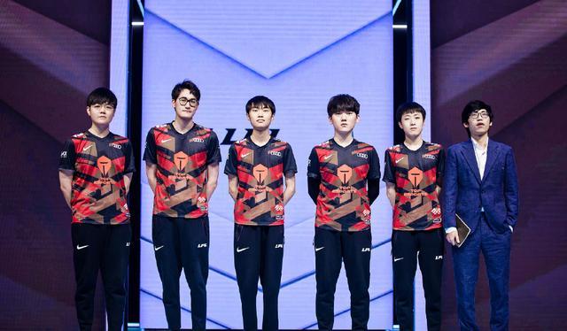 场通过一次 场通过一次