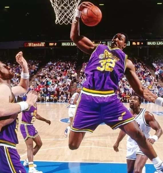 路上增添了 路上增添了