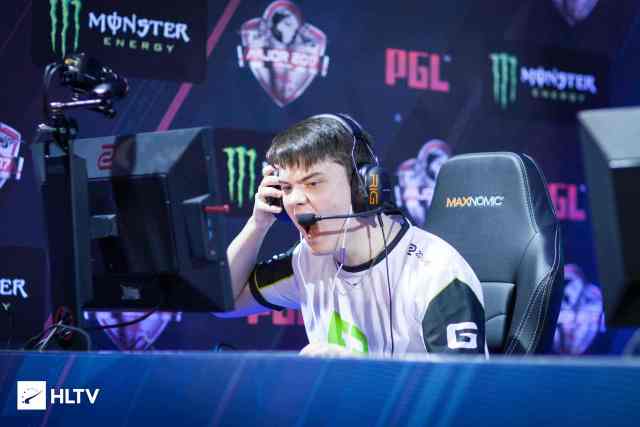 对比之下 对比之下